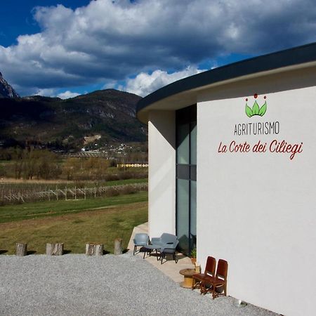 Agritur La Corte Dei Ciliegi Trento Bagian luar foto